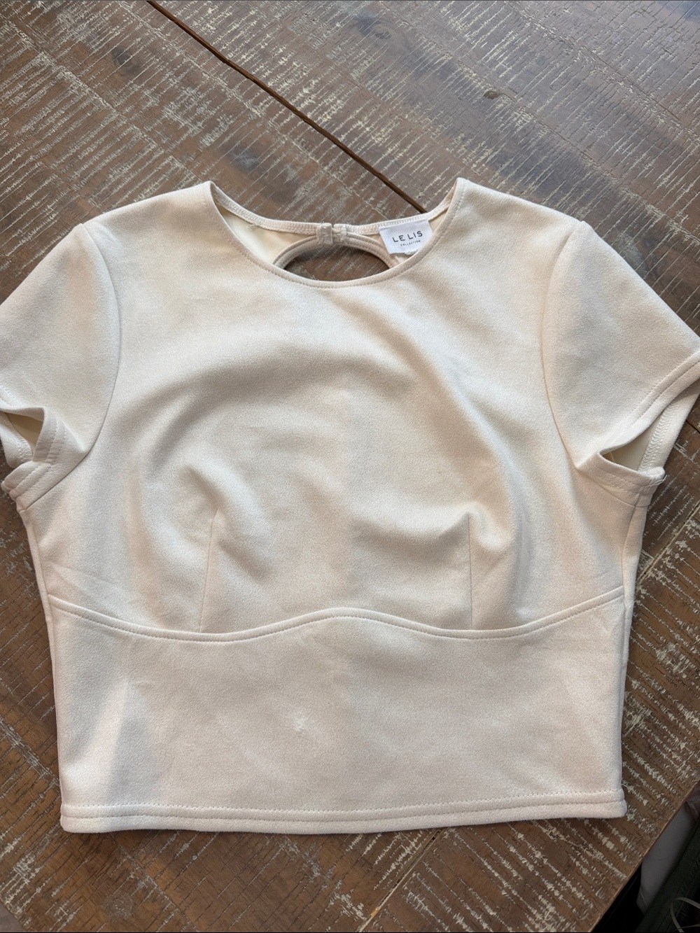 Le Lis Cream Short Sleeve Cropped Top